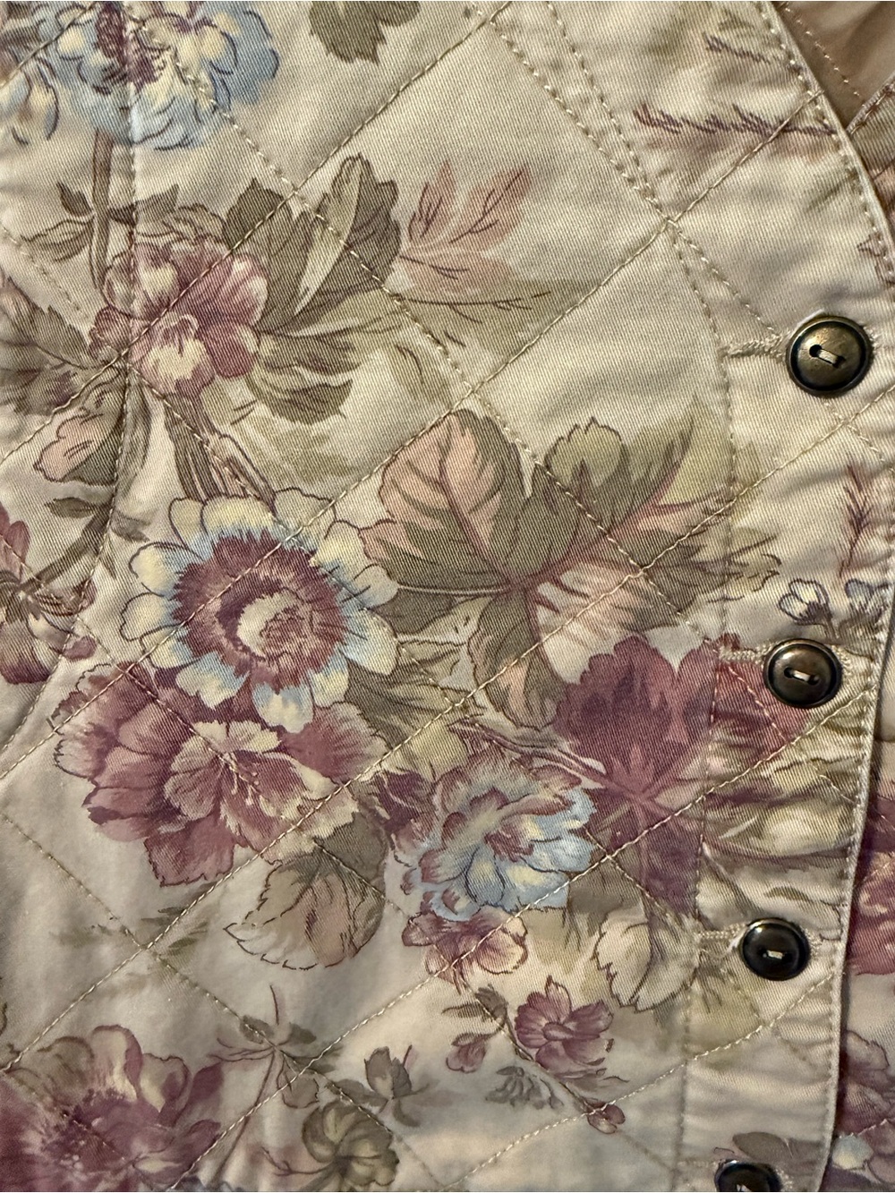 Quilted Floral Vest - Beige with Dusty Rose - Vintage Style - Picture 2 of 8